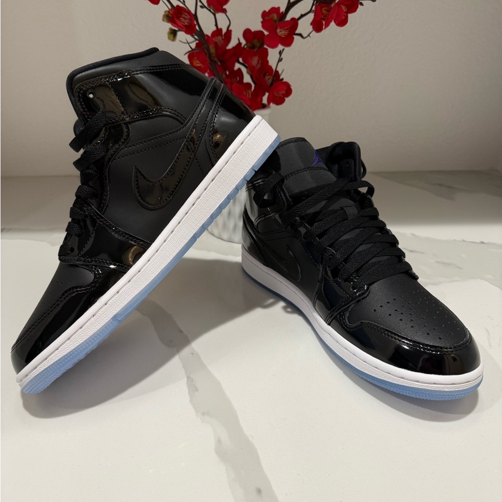 Air Jordan 1 Mid SE - Black/Concord, Size 8M - New